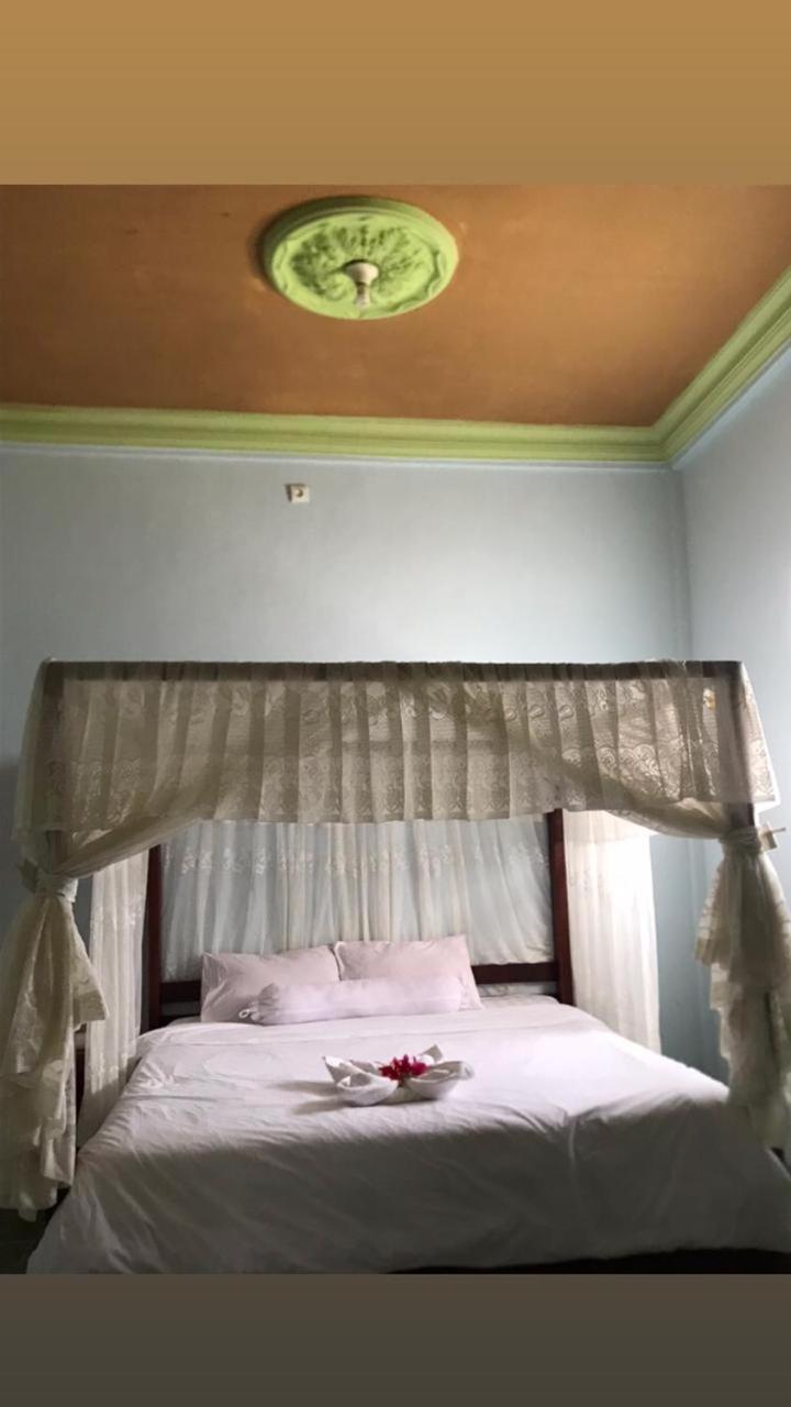Kurnia Family Homestay & Restaurant! Huu Exteriér fotografie