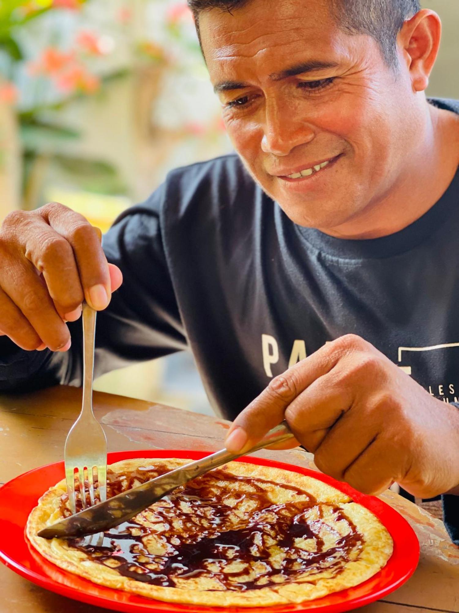 Kurnia Family Homestay & Restaurant! Huu Exteriér fotografie